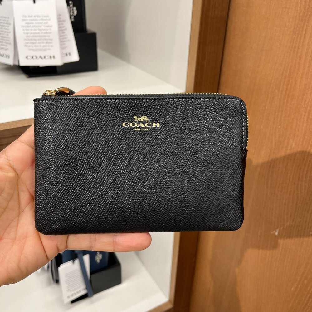 NWT Coach Wristlet / Corner Zip Wristlet CV396